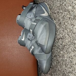 Nike Kids LeBron Soldier 9